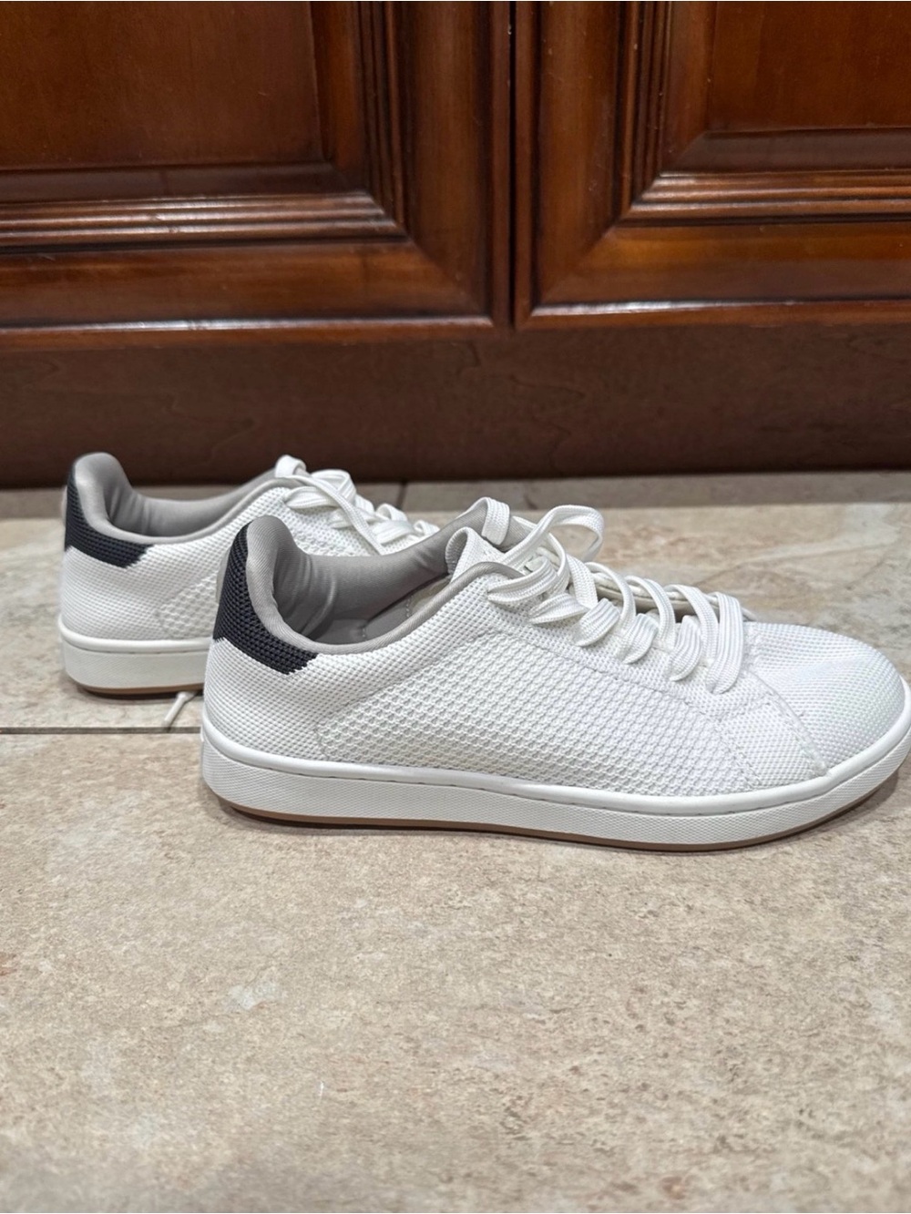 Suavs The Original Sneaker Women’s Size 7 - Picture 4 of 9